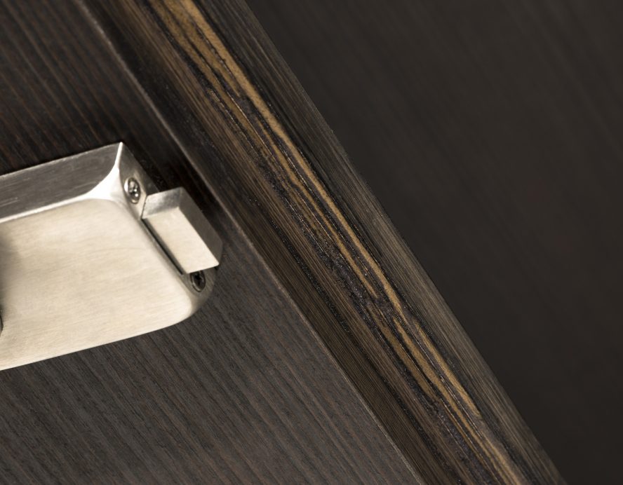 Seamless locking system