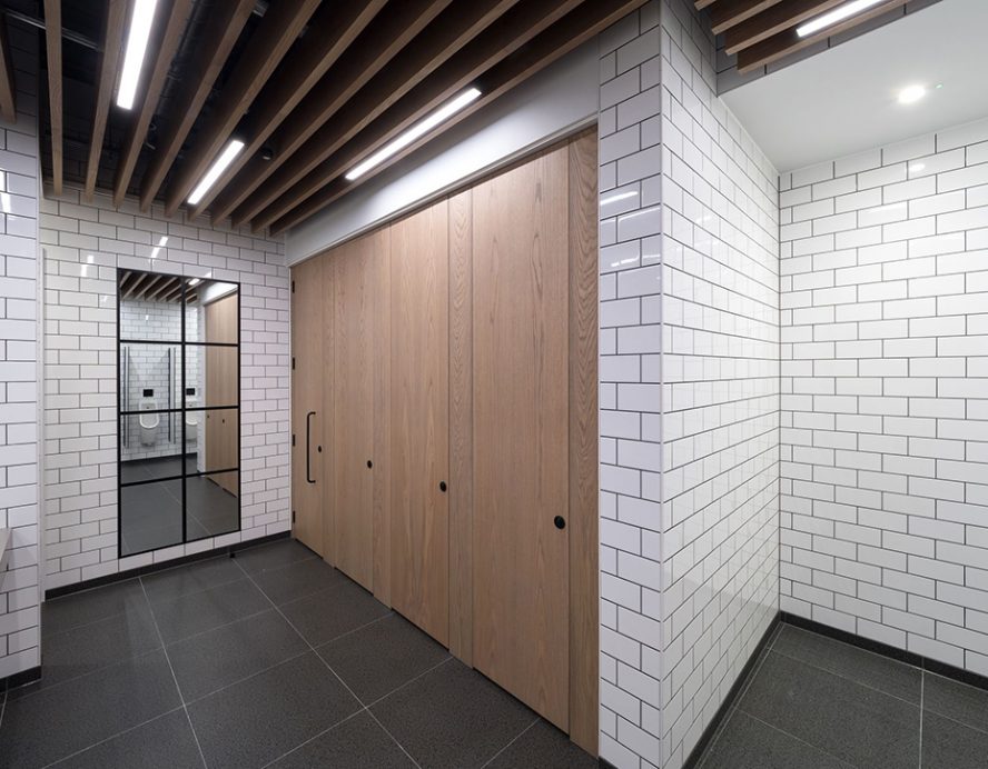 Floor to ceiling privacy