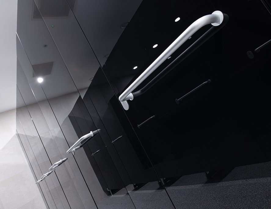 Full width handles