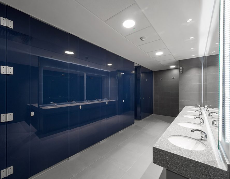 Floor to ceiling privacy