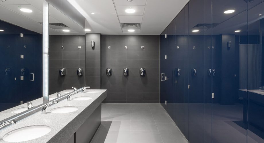 Glass – a strong design statement in a modern executive interior