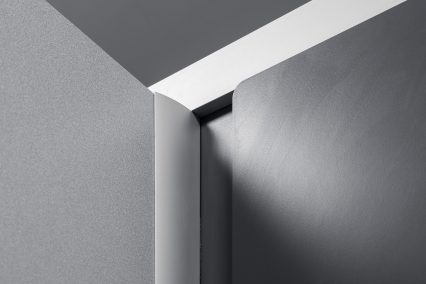 Integrated head rail
