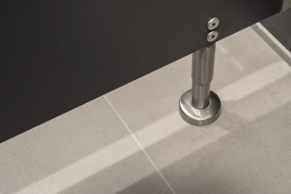 Pedestal foot detail