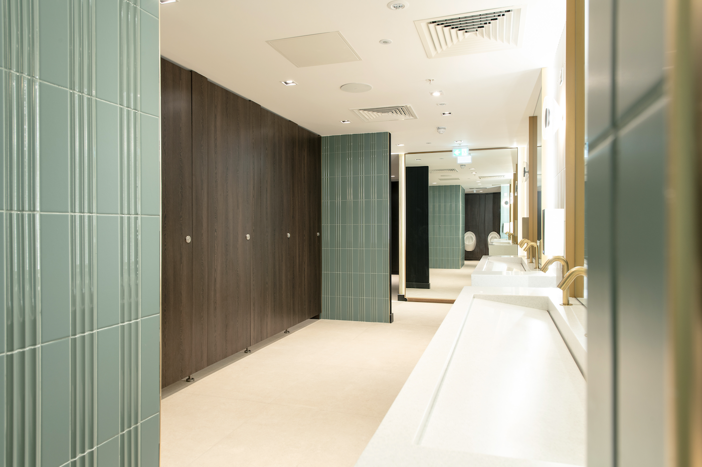 Stunning contrasting colour scheme